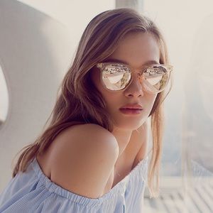 QUAY “Don’t Change” gold mirrored sunglasses